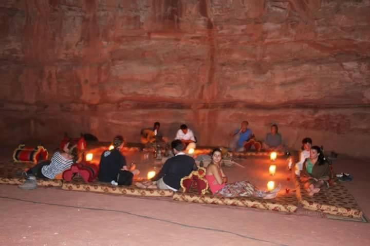 Bedouin Family Camp Hotel วาดิรัม ภายนอก รูปภาพ
