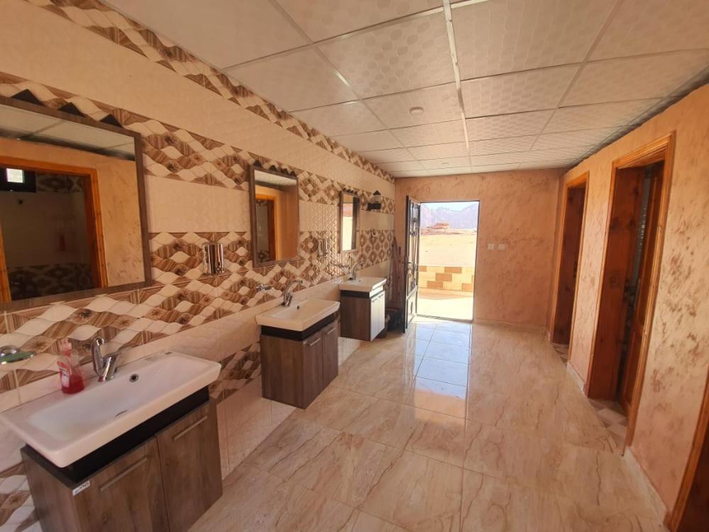 Bedouin Family Camp Hotel วาดิรัม ภายนอก รูปภาพ